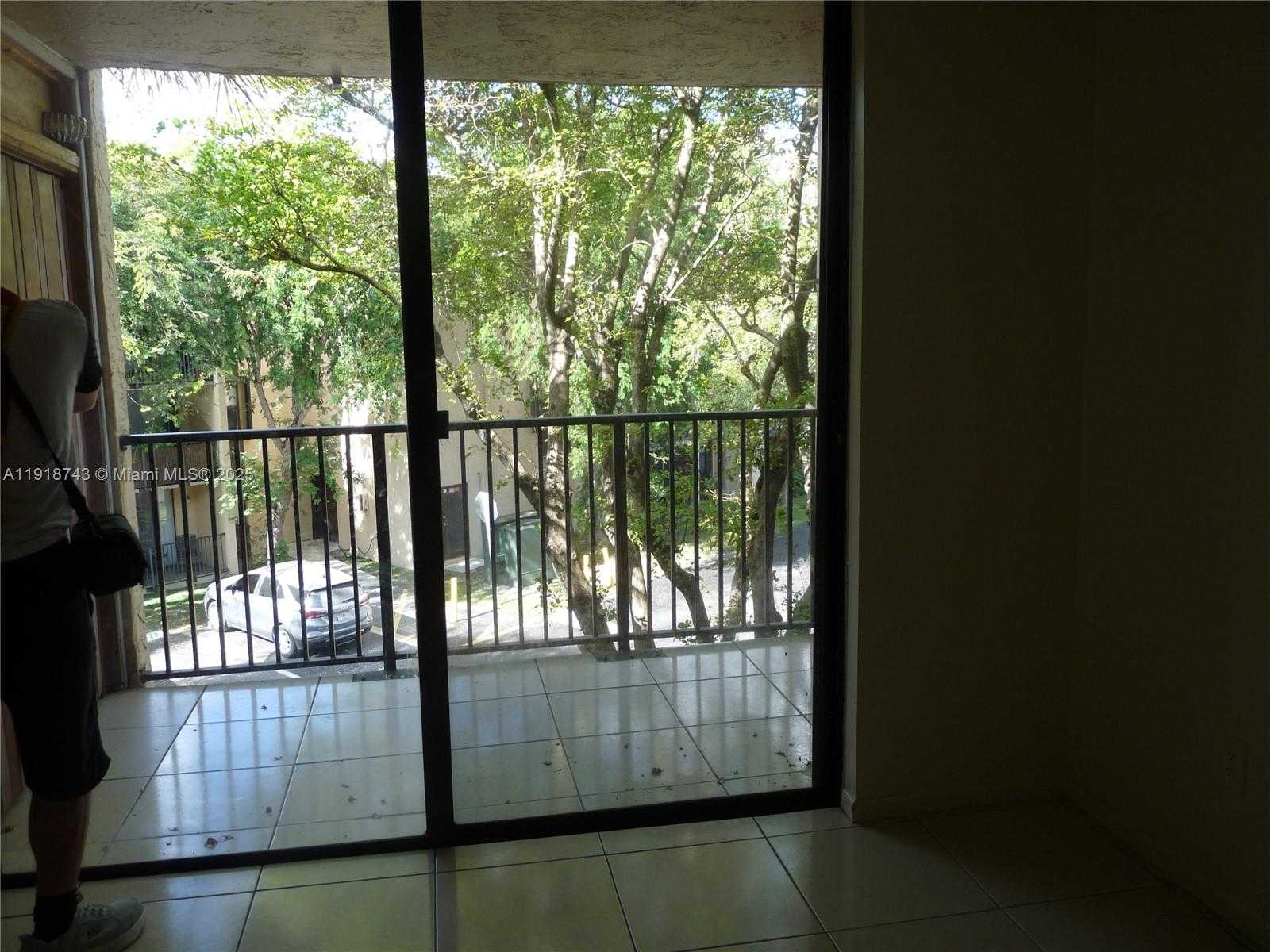 Small Image of 14415 N Kendall Dr, Miami, FL 33186, USA Number 11