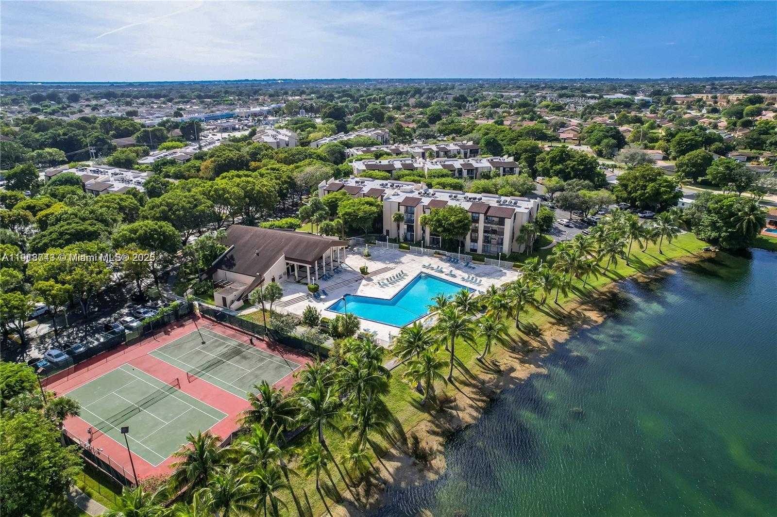 Small Image of 14415 N Kendall Dr, Miami, FL 33186, USA Number 18