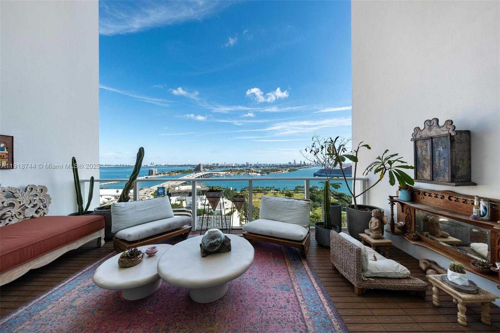 Small Image of 1040 BISCAYNE BLVD #2203, Miami Number 1