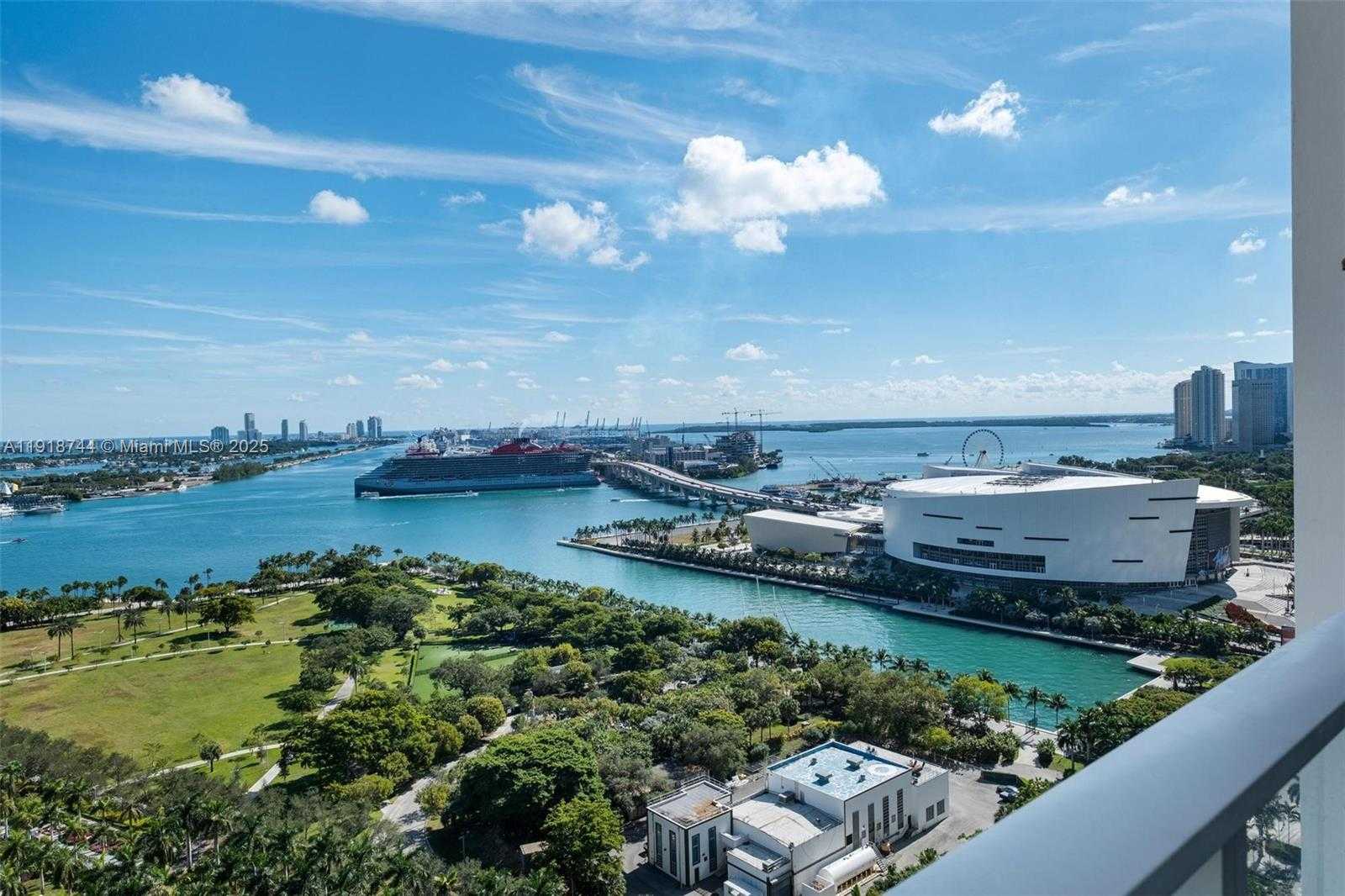 Small Image of 1040 BISCAYNE BLVD #2203, Miami Number 12