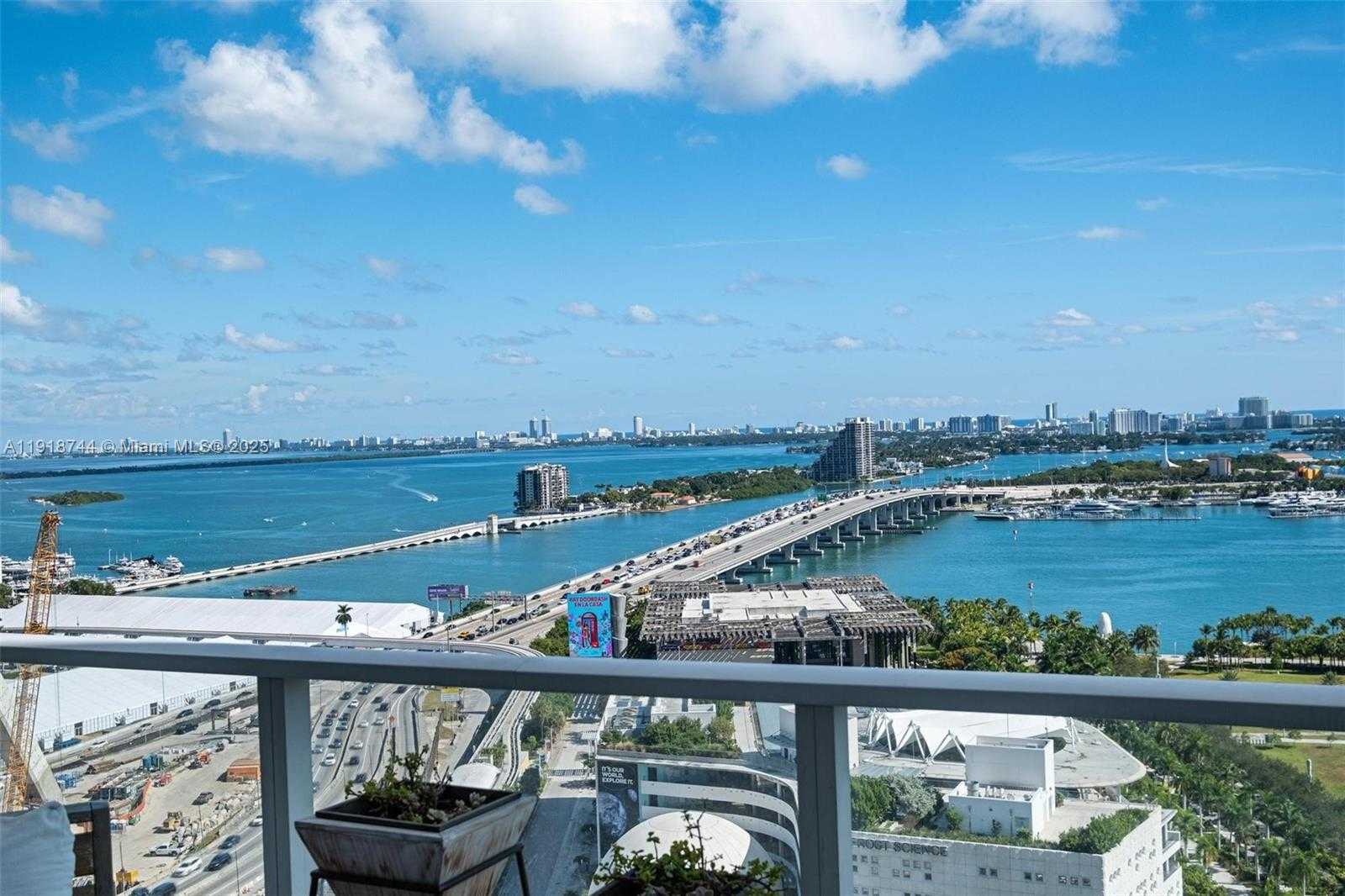 Small Image of 1040 BISCAYNE BLVD #2203, Miami Number 13