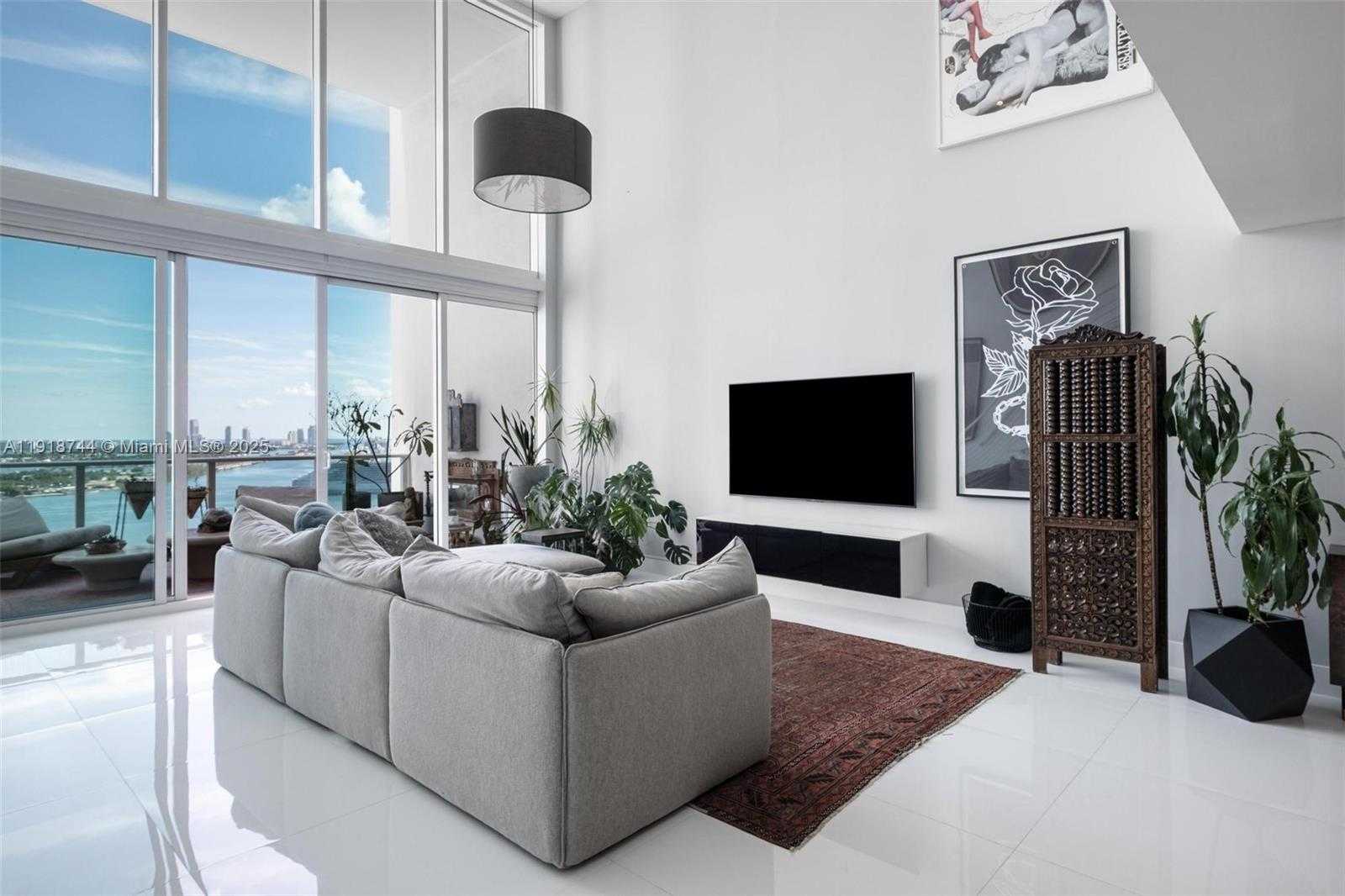 Small Image of 1040 BISCAYNE BLVD #2203, Miami Number 15