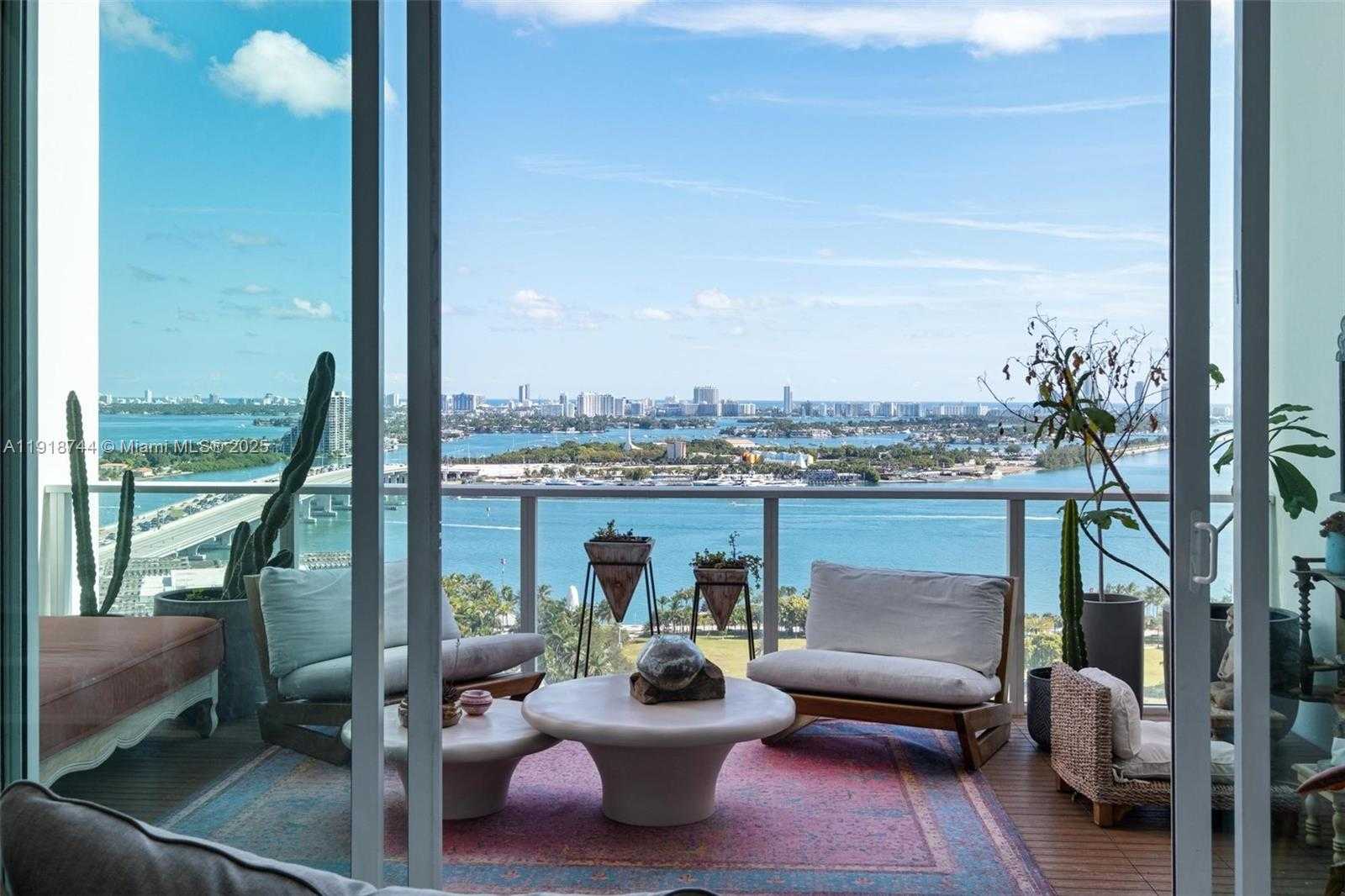 Small Image of 1040 BISCAYNE BLVD #2203, Miami Number 16