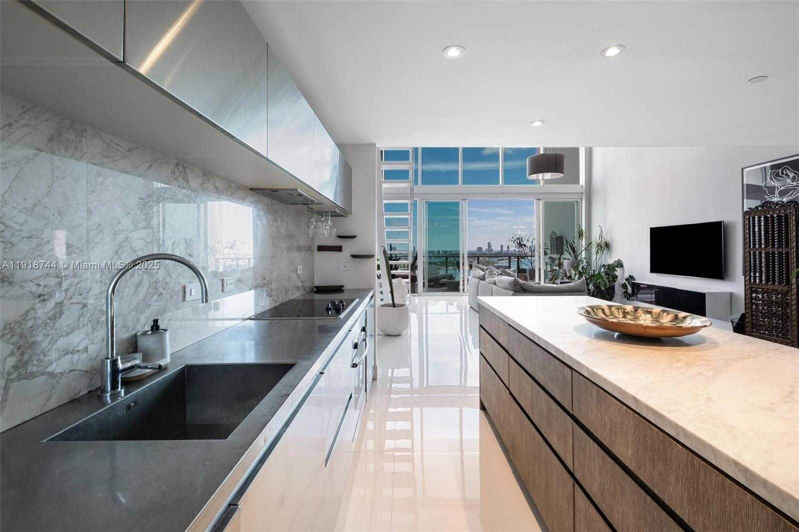 Small Image of 1040 BISCAYNE BLVD #2203, Miami Number 23