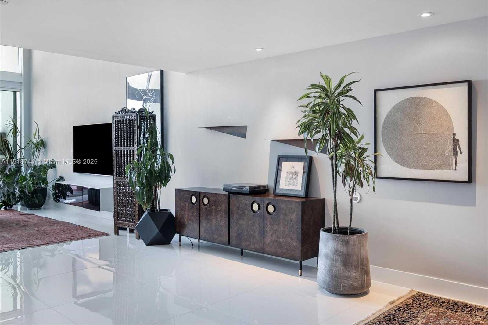 Small Image of 1040 BISCAYNE BLVD #2203, Miami Number 25