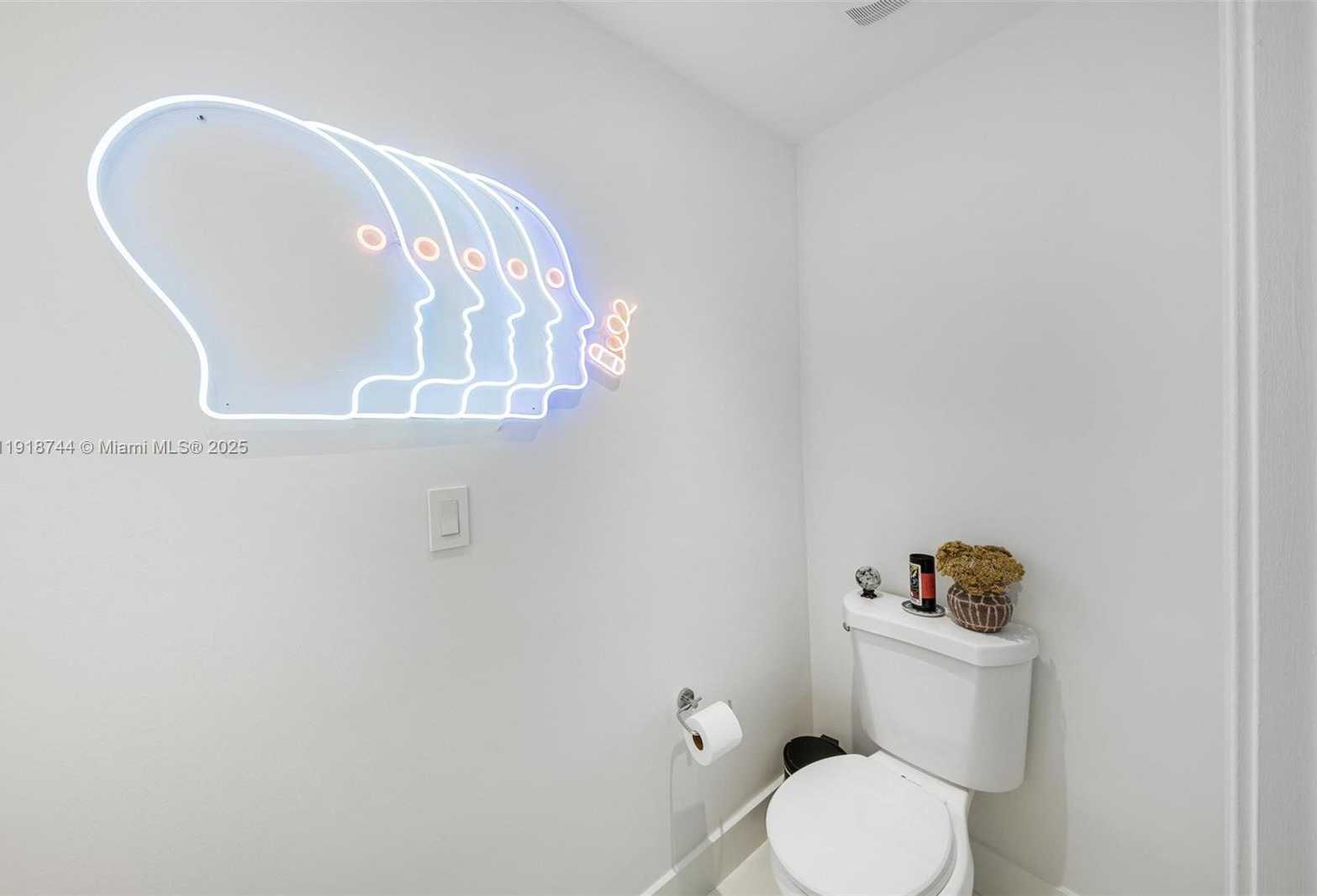 Small Image of 1040 BISCAYNE BLVD #2203, Miami Number 28