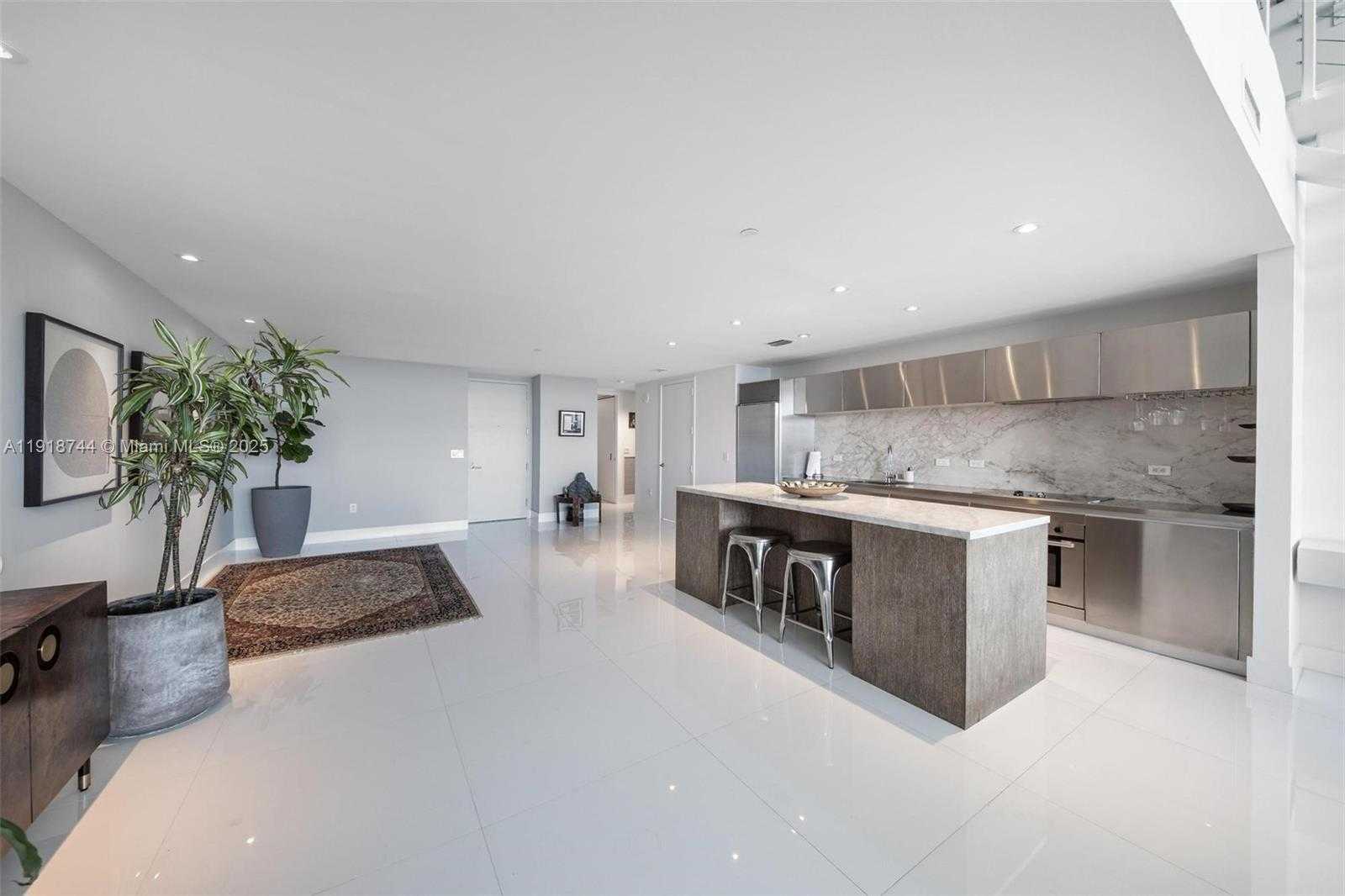 Small Image of 1040 BISCAYNE BLVD #2203, Miami Number 35