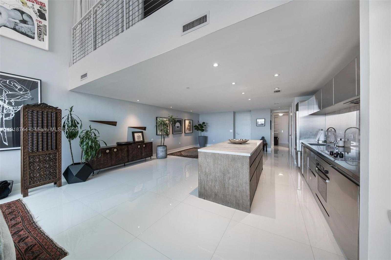 Small Image of 1040 BISCAYNE BLVD #2203, Miami Number 36