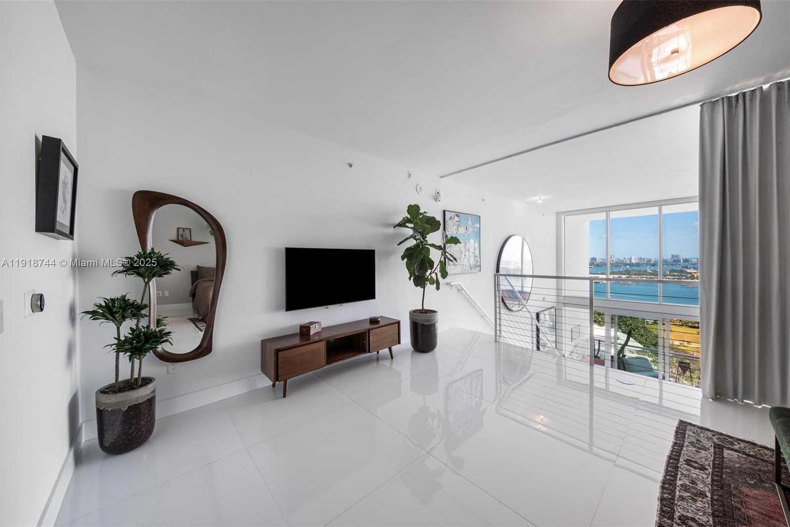 Small Image of 1040 BISCAYNE BLVD #2203, Miami Number 48