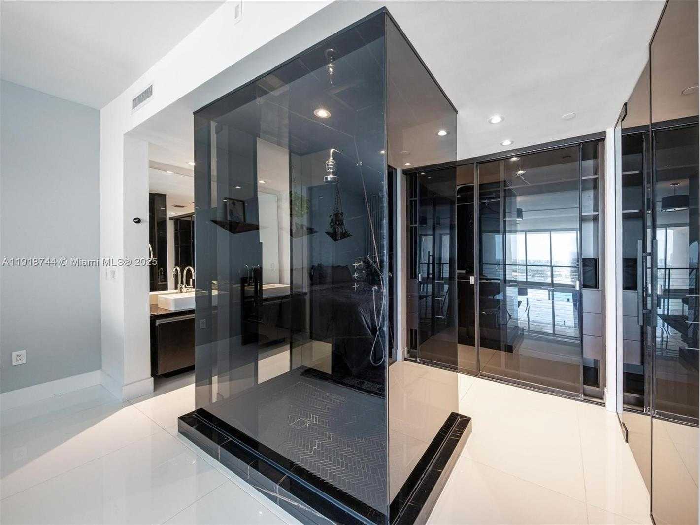 Small Image of 1040 BISCAYNE BLVD #2203, Miami Number 53