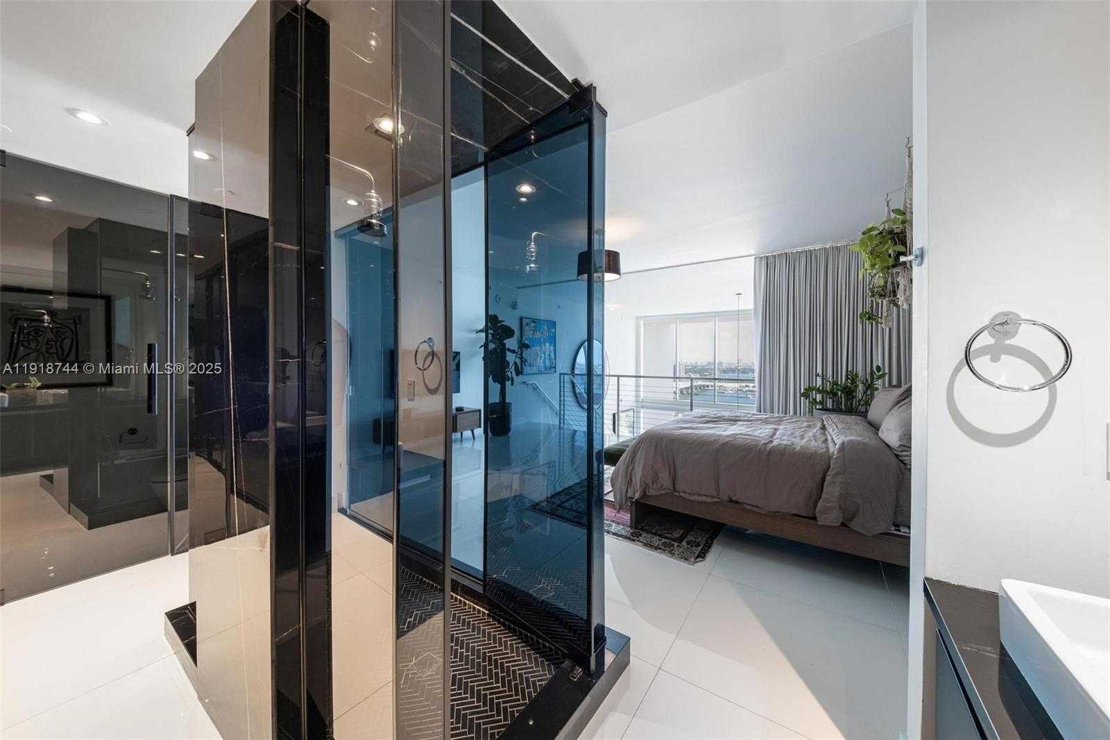 Small Image of 1040 BISCAYNE BLVD #2203, Miami Number 55