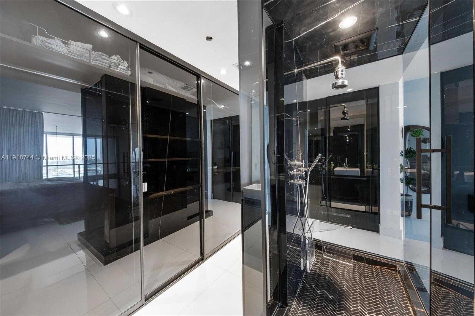 Small Image of 1040 BISCAYNE BLVD #2203, Miami Number 56