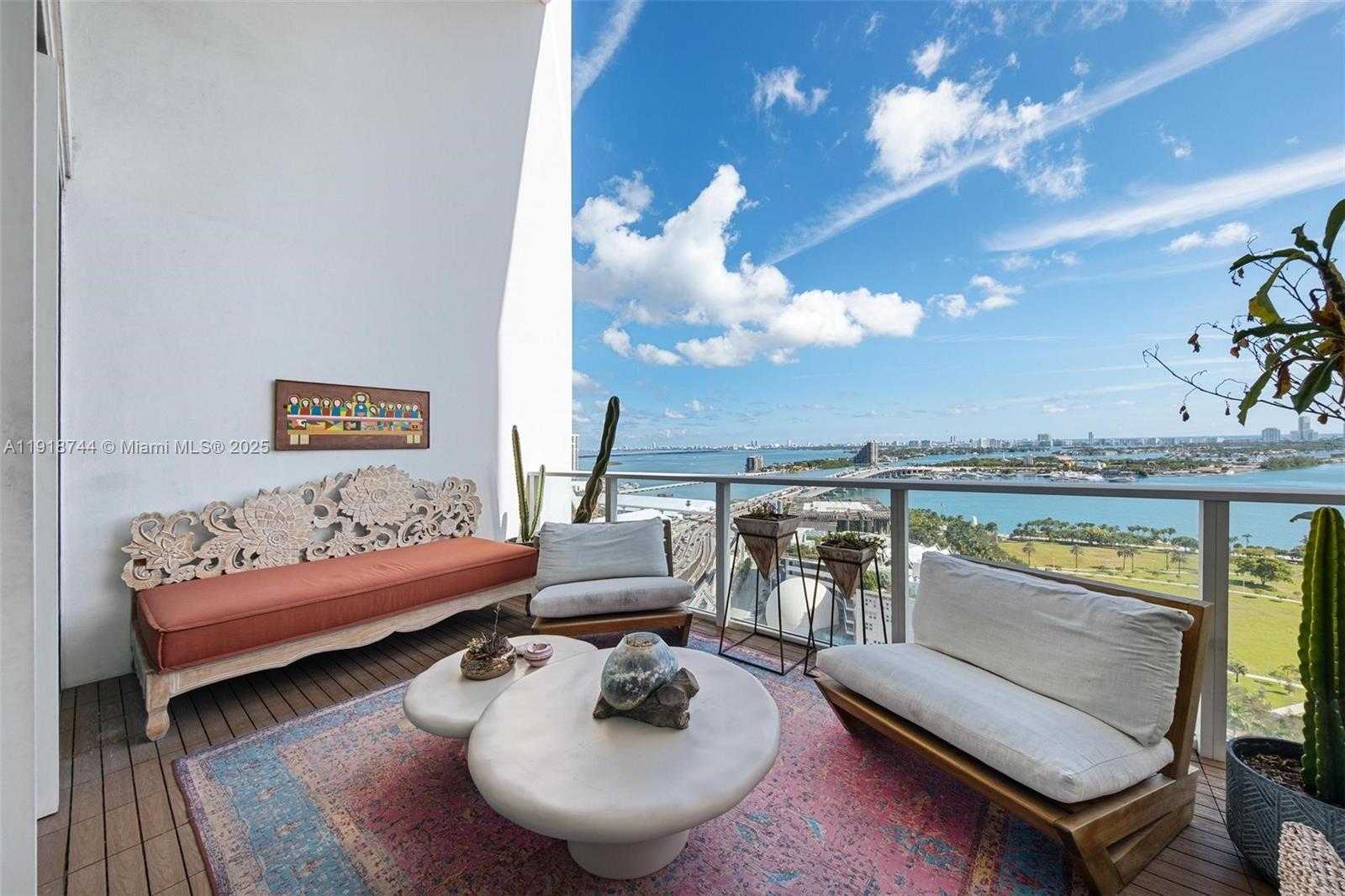 Small Image of 1040 BISCAYNE BLVD #2203, Miami Number 7