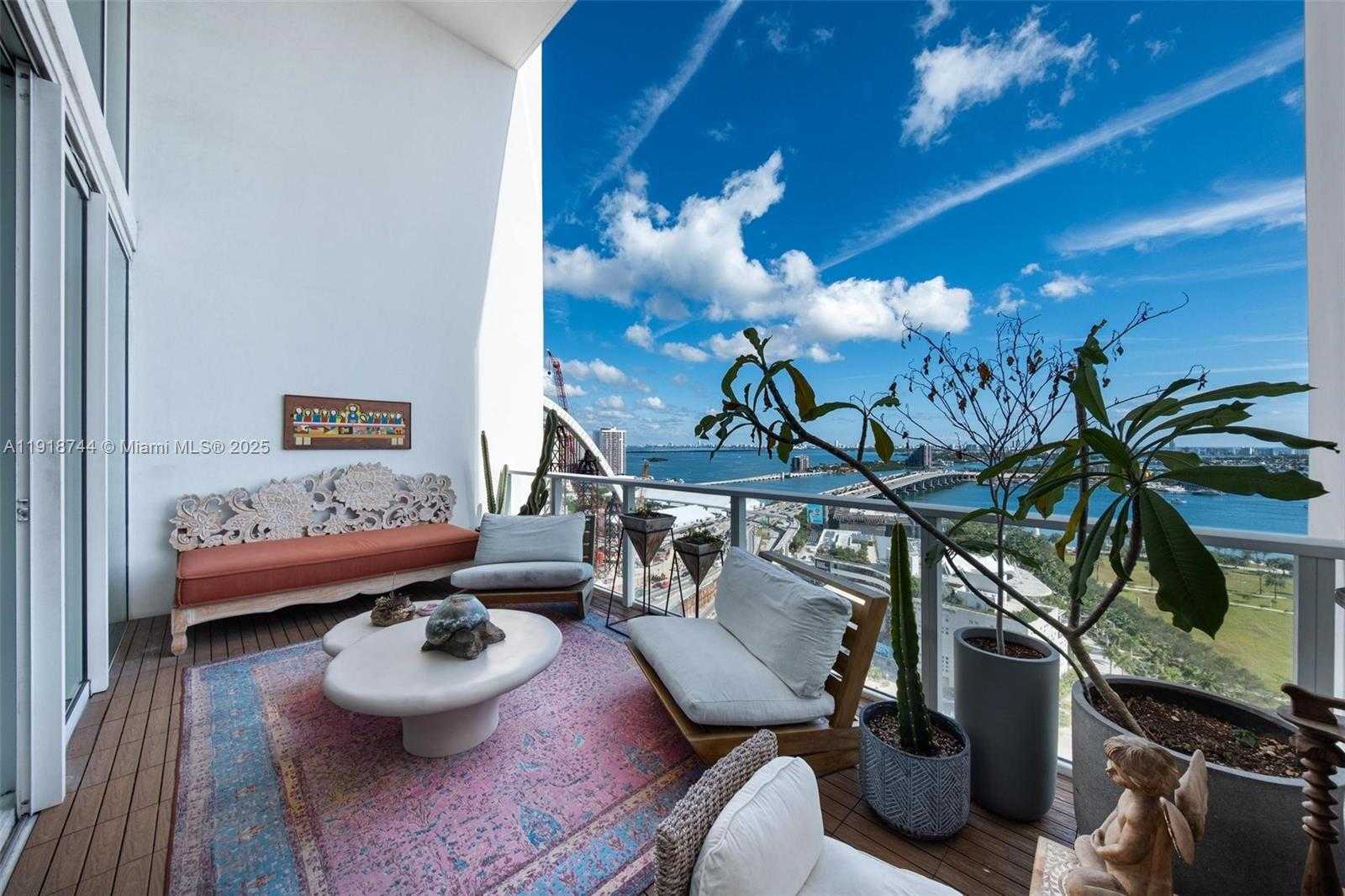 Small Image of 1040 BISCAYNE BLVD #2203, Miami Number 8