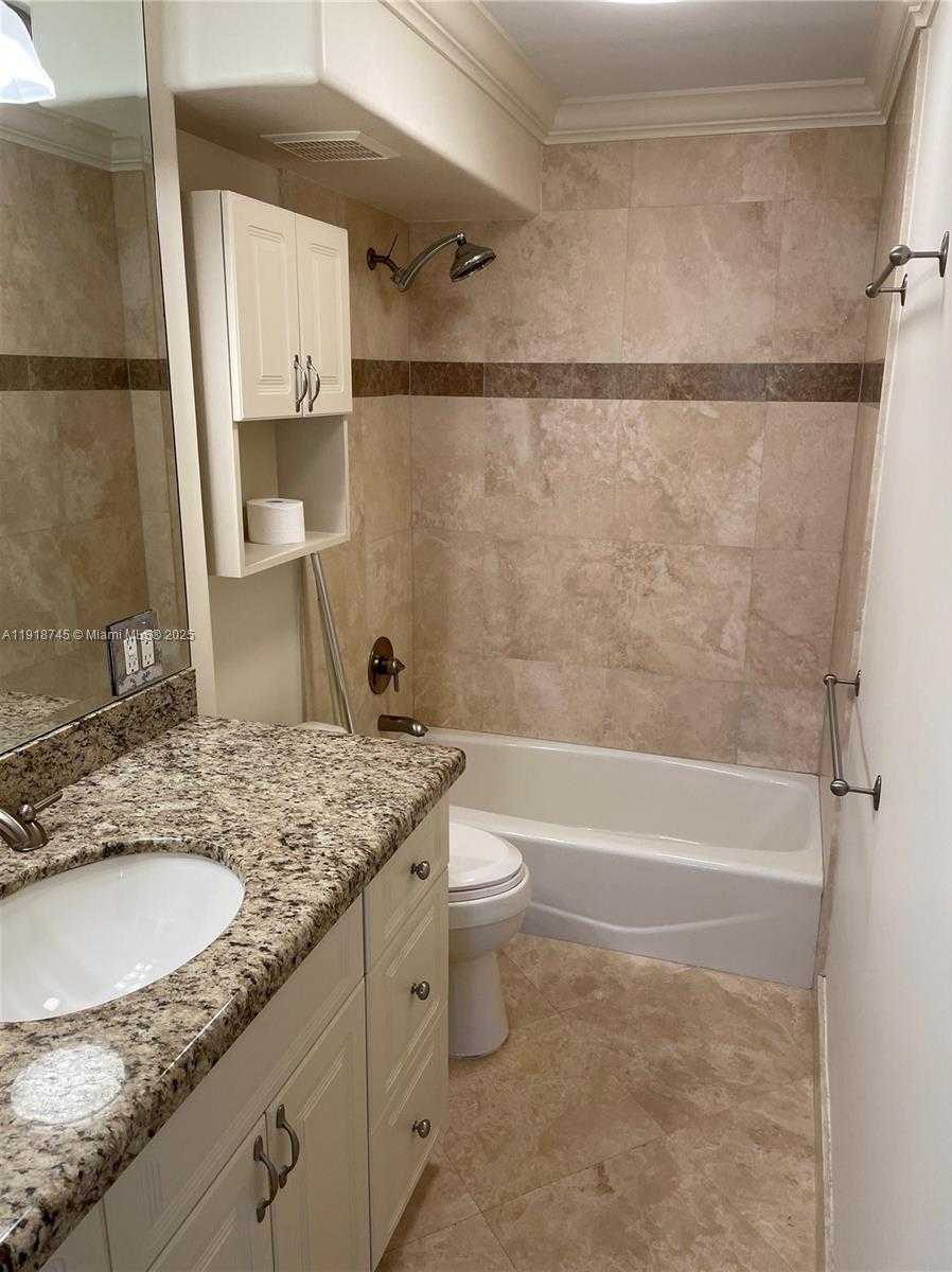 Small Image of 625 BILTMORE WAY #805, Coral Gables Number 16