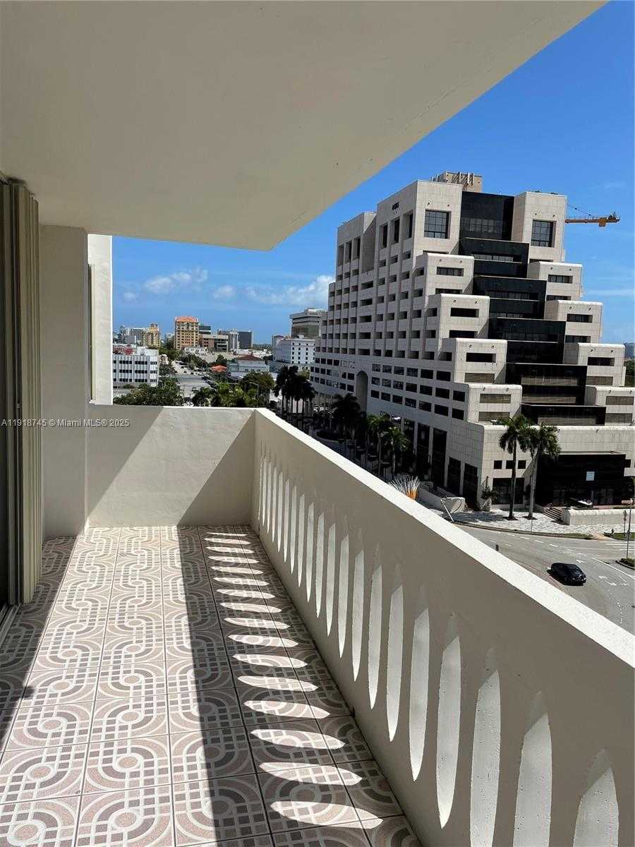 Small Image of 625 BILTMORE WAY #805, Coral Gables Number 30