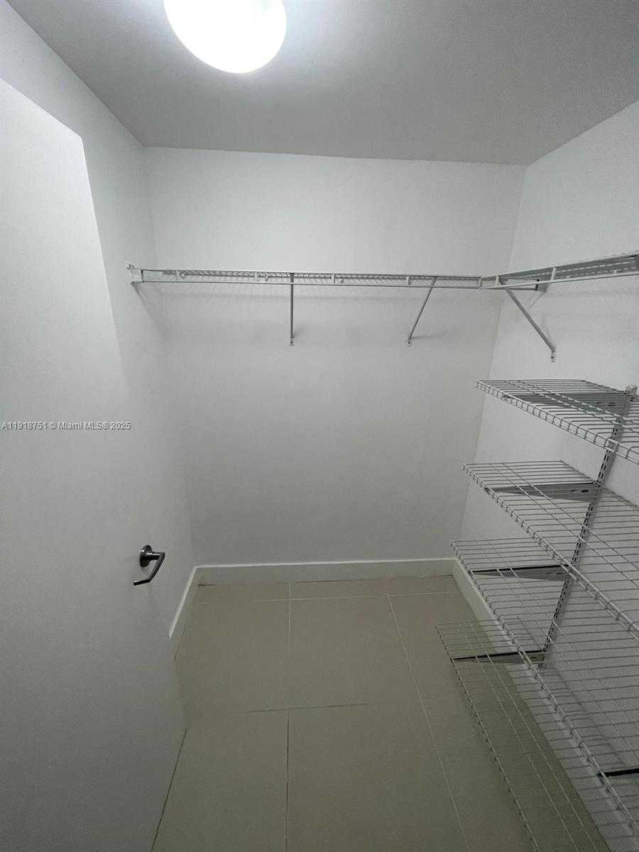 Small Image of 90 SOUTH WEST 3RD ST #2202, Miami Number 11