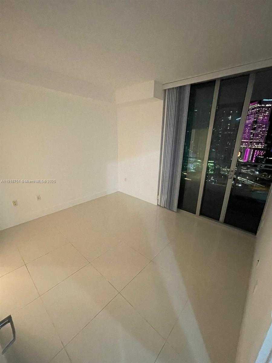 Small Image of 90 SOUTH WEST 3RD ST #2202, Miami Number 14