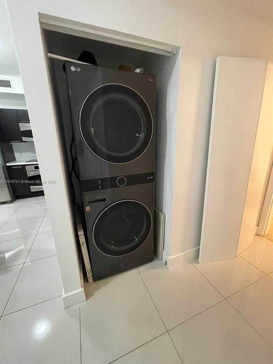 Small Image of 90 SOUTH WEST 3RD ST #2202, Miami Number 6