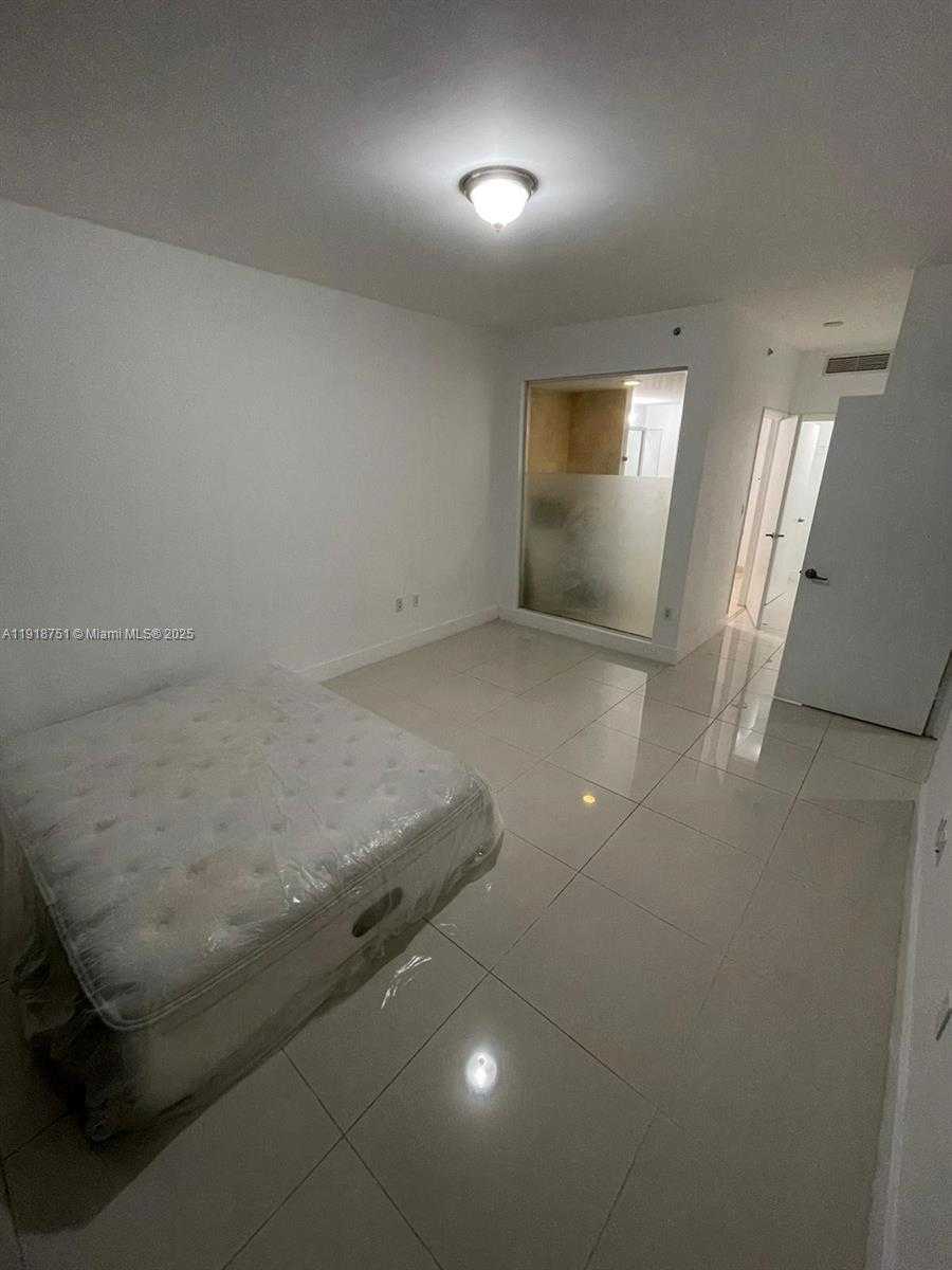 Small Image of 90 SOUTH WEST 3RD ST #2202, Miami Number 8