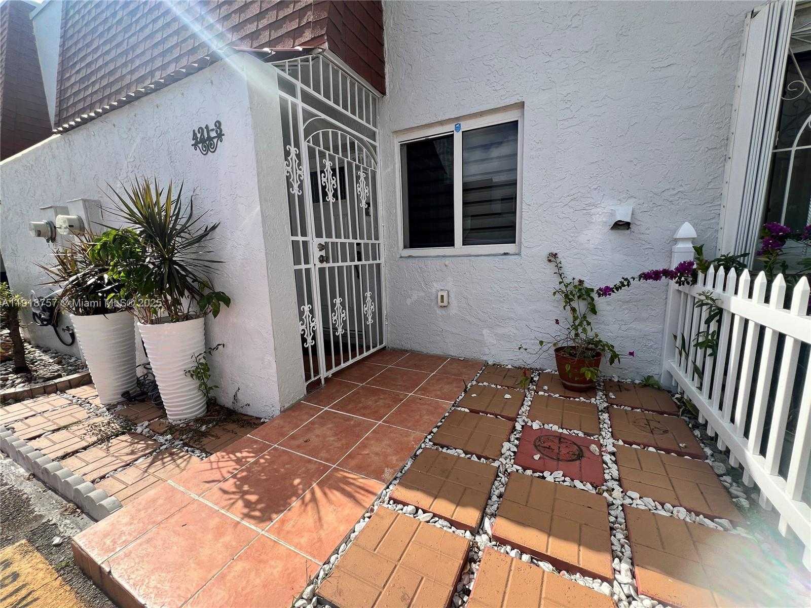 Small Image of 421 NORTH WEST 109TH AVE #3B, Miami Number 17