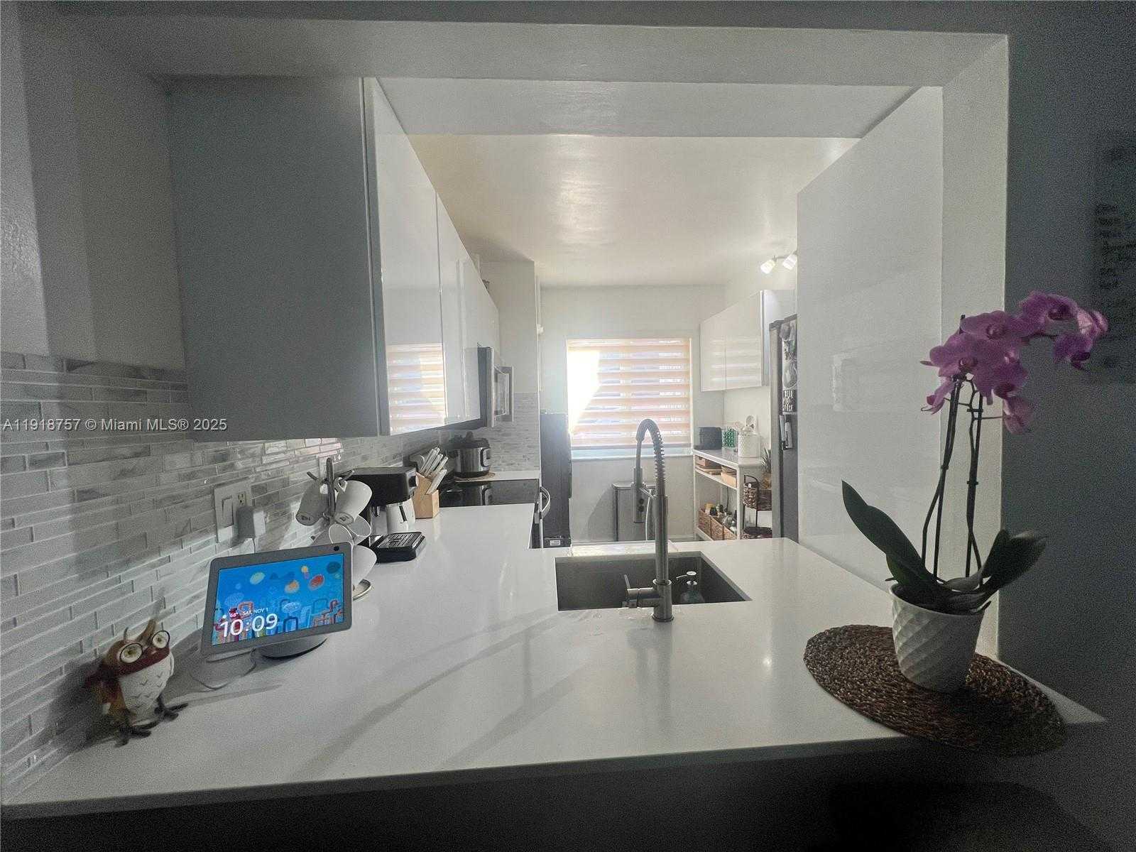 Small Image of 421 NORTH WEST 109TH AVE #3B, Miami Number 4