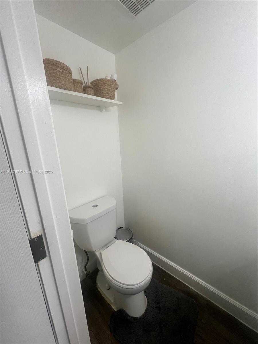 Small Image of 421 NORTH WEST 109TH AVE #3B, Miami Number 7