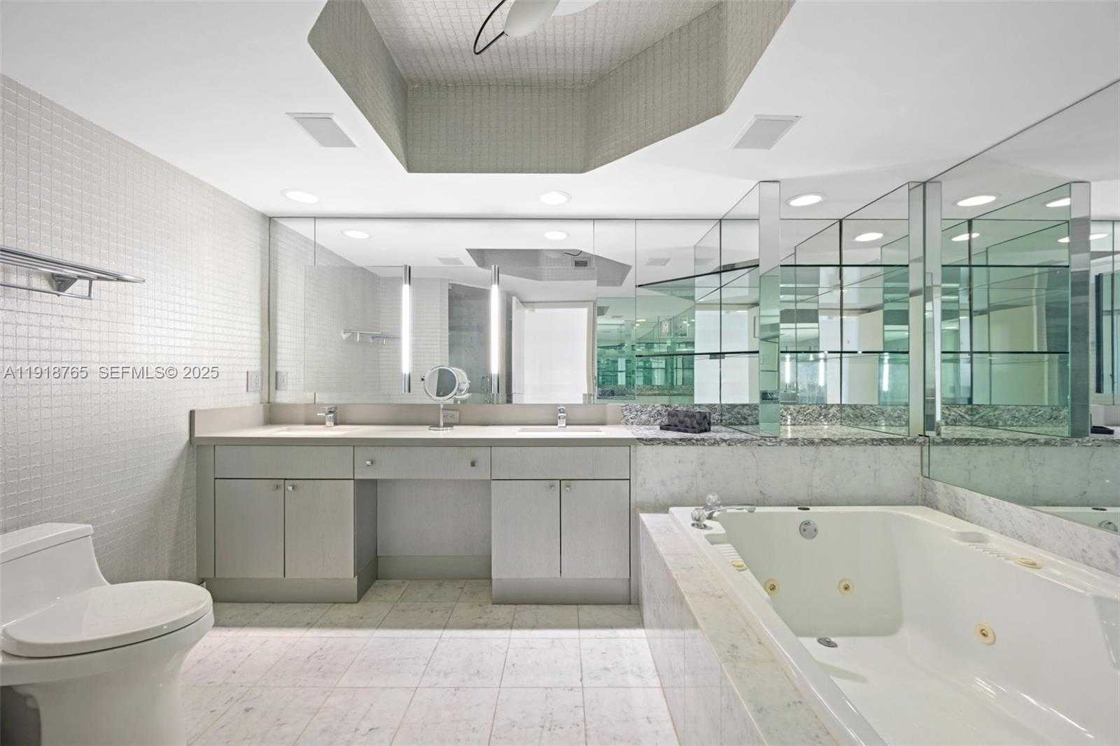 Imagen de Pequeño Objeto