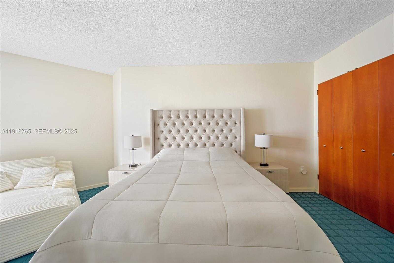 Imagen de Pequeño Objeto