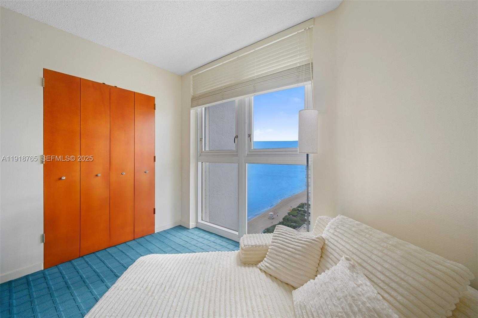 Imagen de Pequeño Objeto