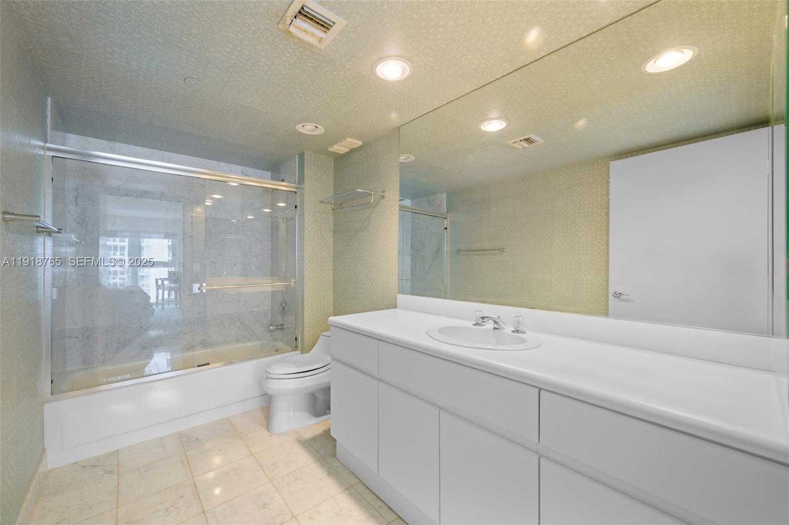 Imagen de Pequeño Objeto