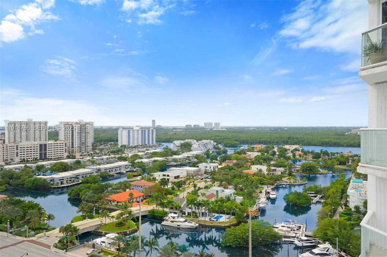 Imagen de Pequeño Objeto