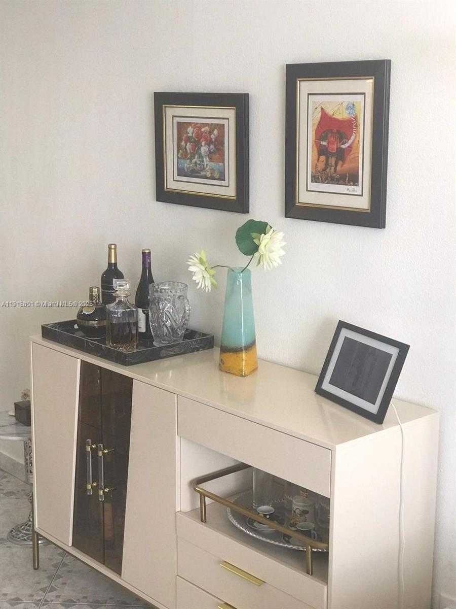 Small Image of 2101 SOUTH OCEAN DR #1802, Hollywood Number 2