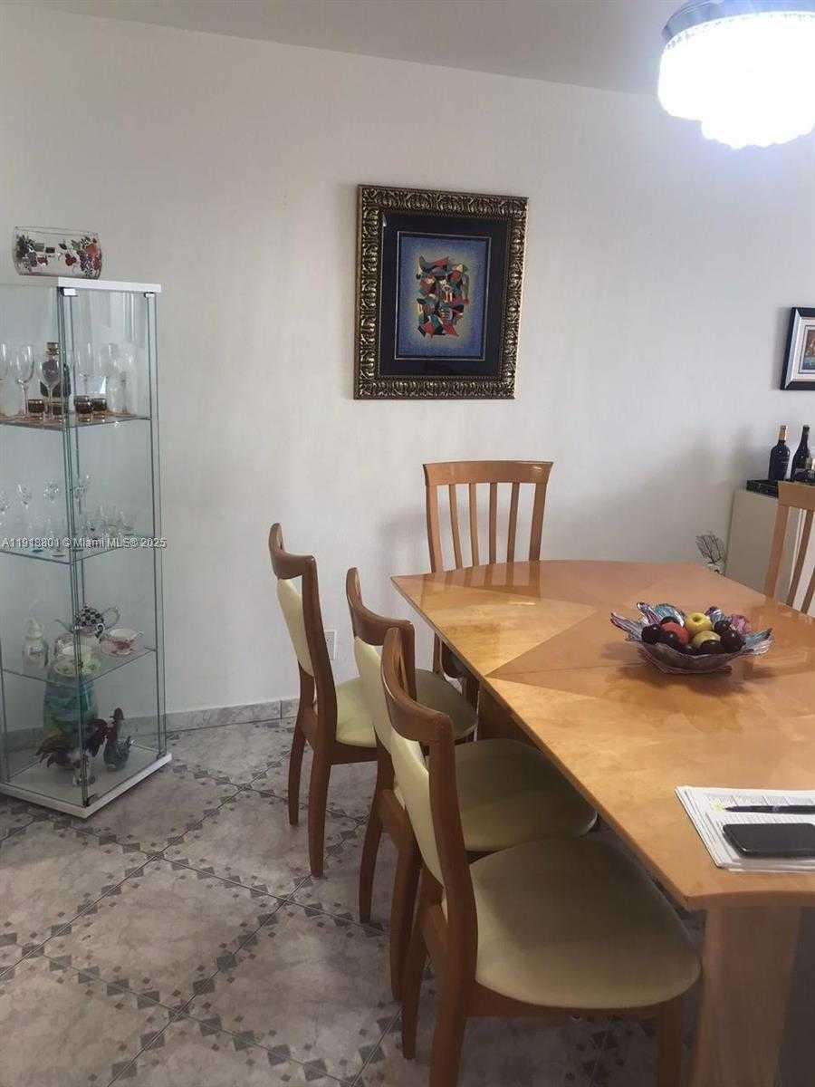 Small Image of 2101 SOUTH OCEAN DR #1802, Hollywood Number 4