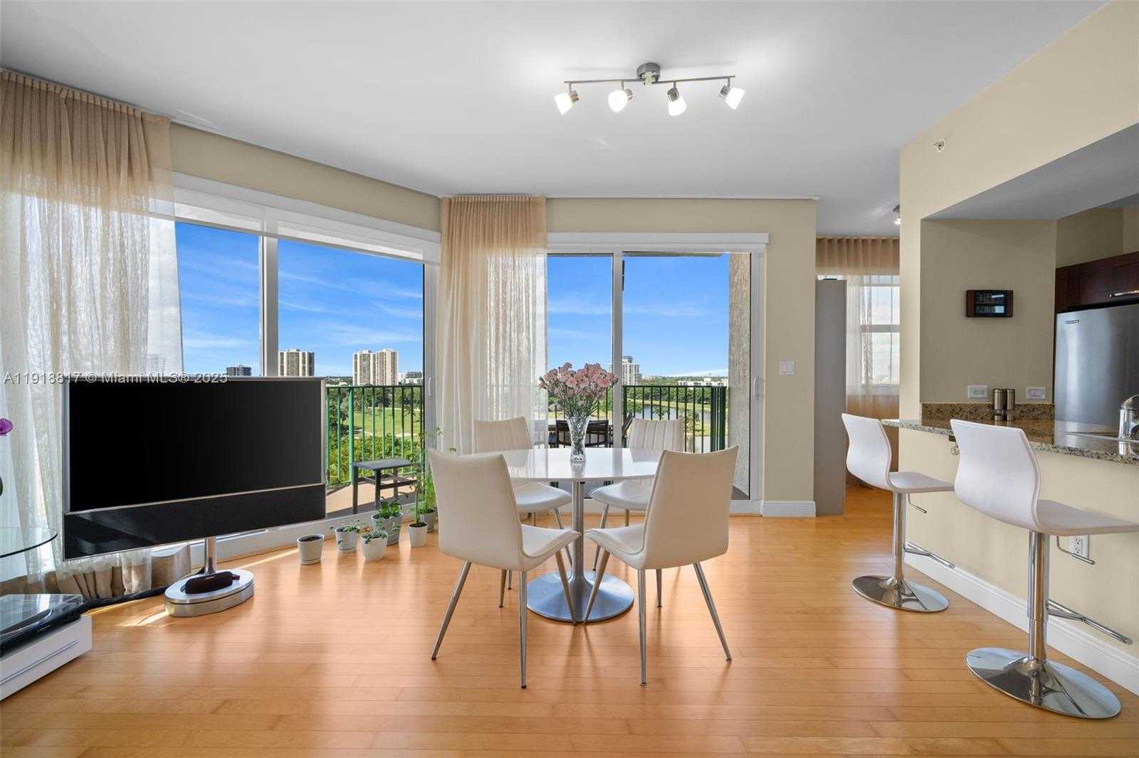 Imagen de Pequeño Objeto