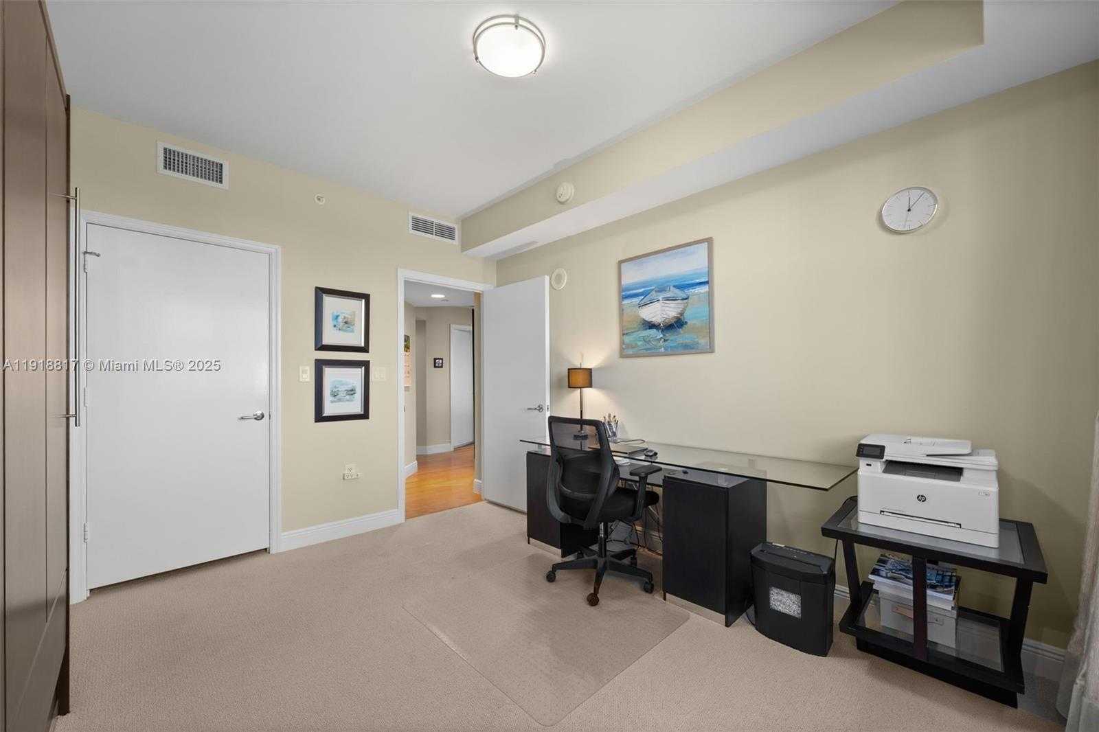 Imagen de Pequeño Objeto