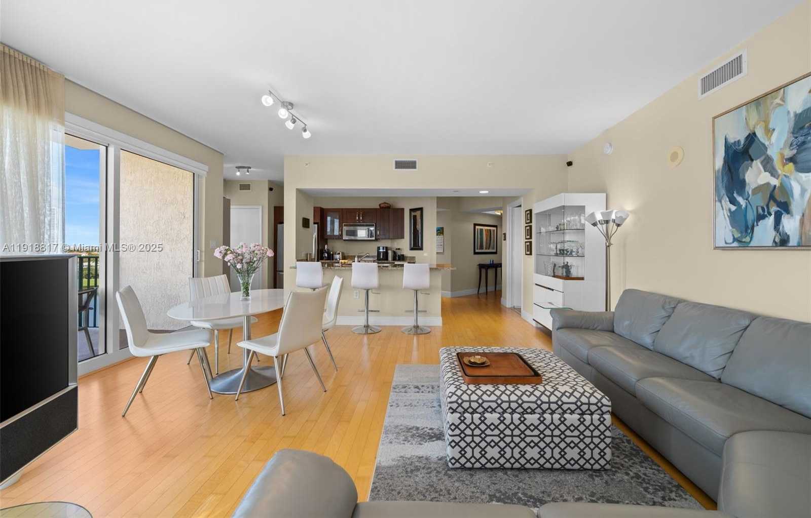 Imagen de Pequeño Objeto