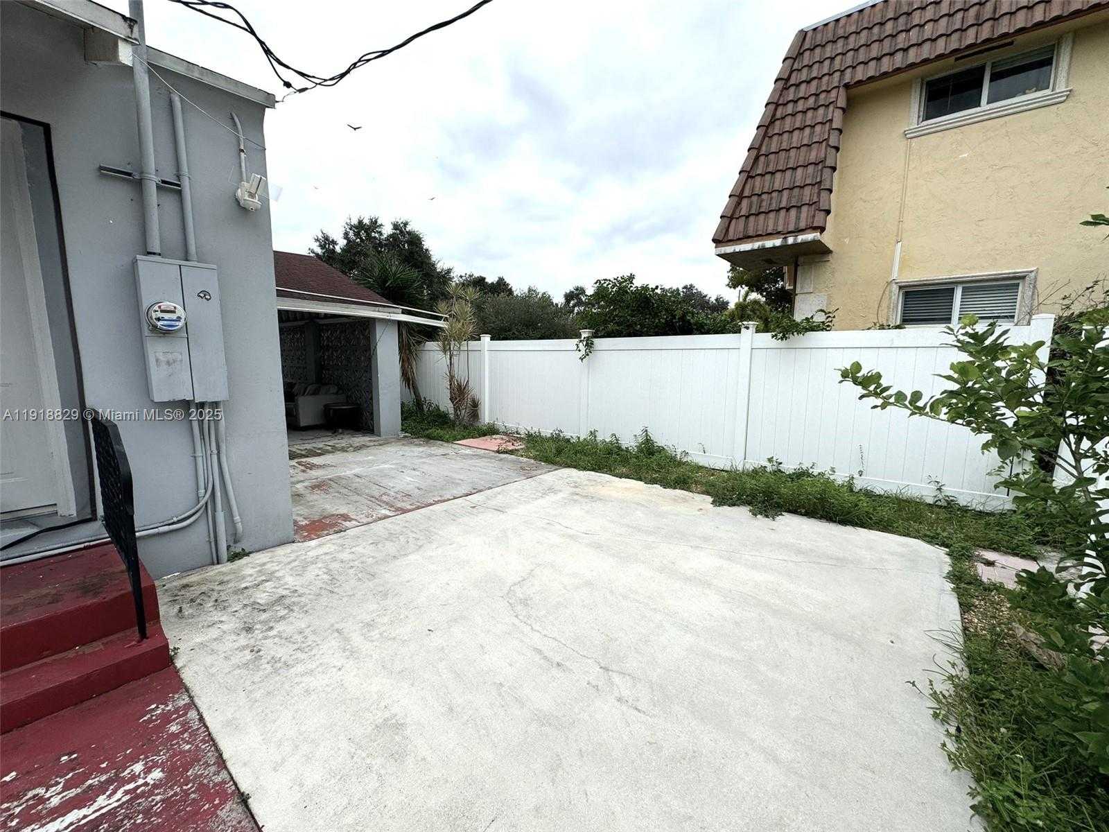 Small Image of 2309 VAN BUREN ST, Hollywood Number 17