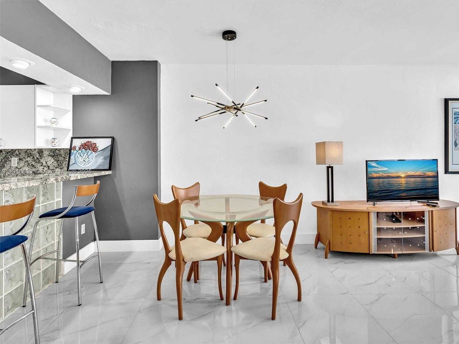 Small Image of 100 LINCOLN RD #710, Miami Beach Number 6