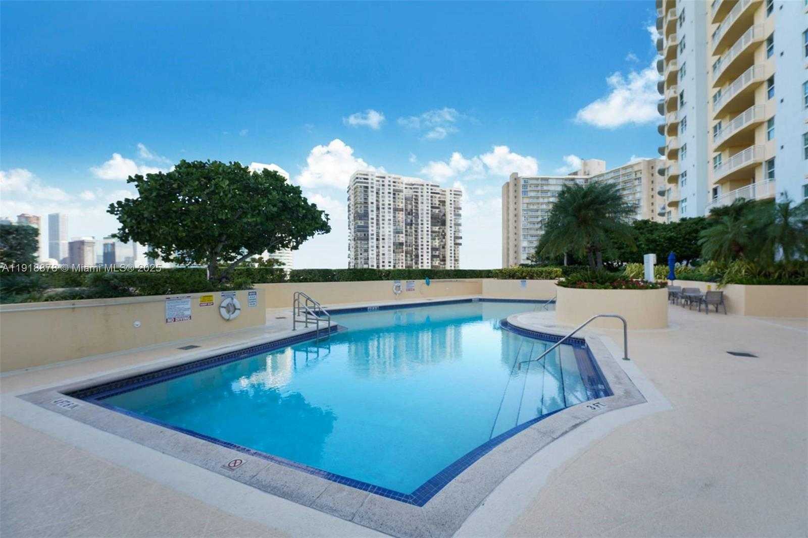 Small Image of 2475 BRICKELL AVENUE #1909, Miami Number 15
