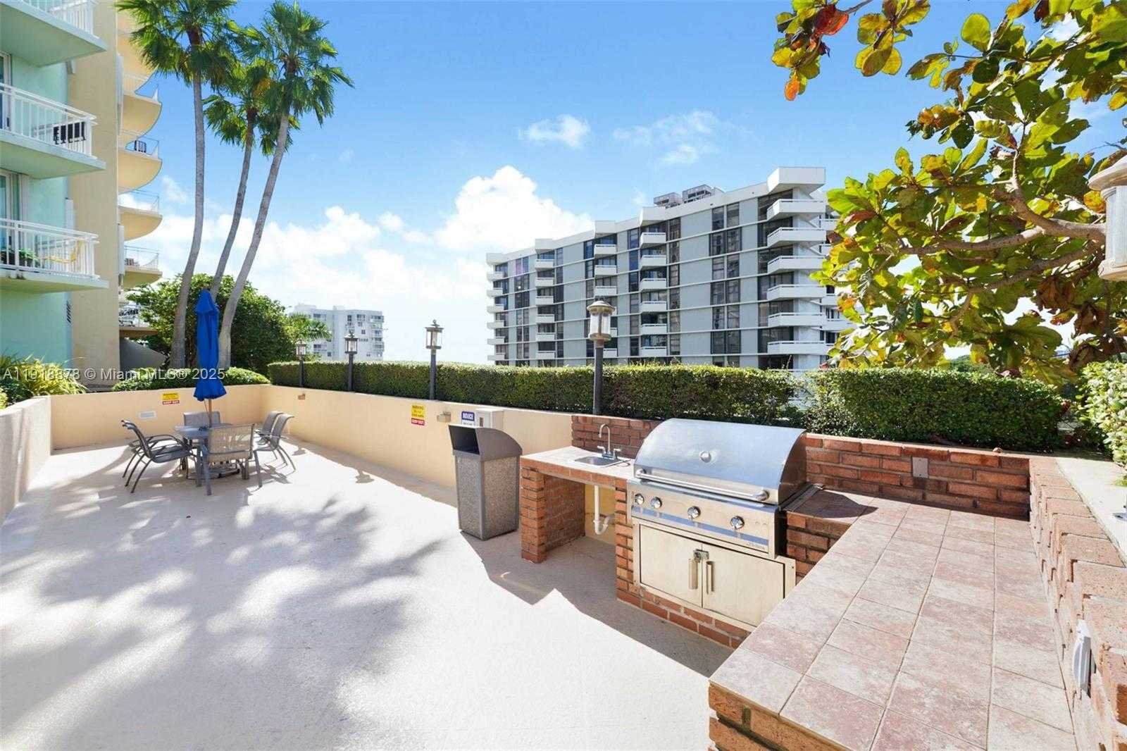 Small Image of 2475 BRICKELL AVENUE #1909, Miami Number 16