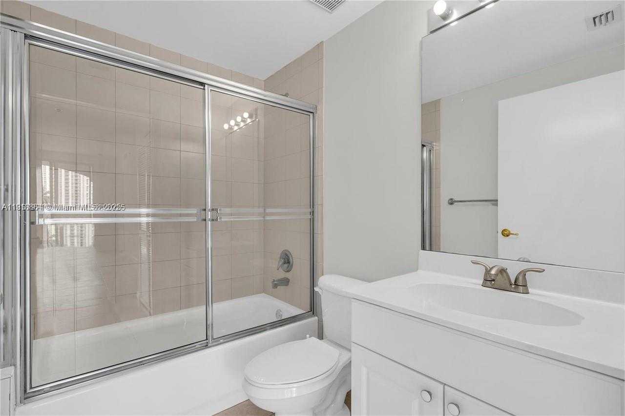 Small Image of 1824 BRICKELL AVE #4D, Miami Number 12