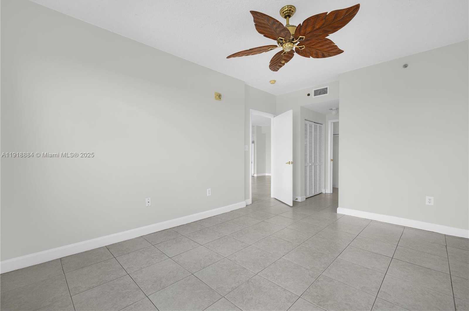 Small Image of 1824 BRICKELL AVE #4D, Miami Number 13
