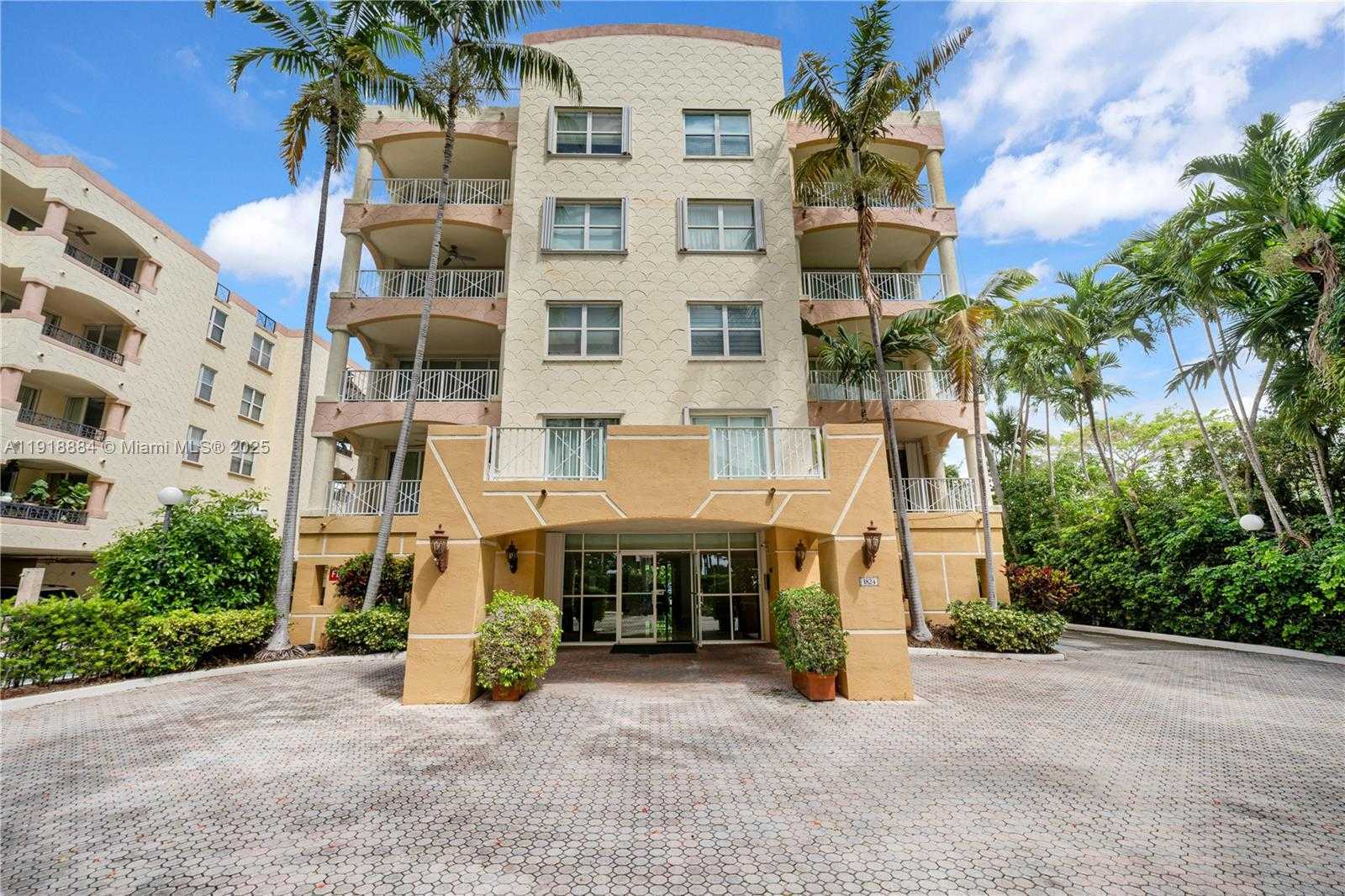 Small Image of 1824 BRICKELL AVE #4D, Miami Number 21