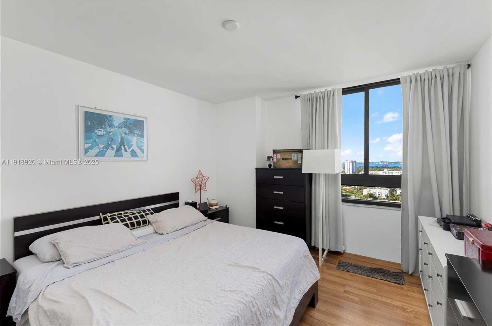 Small Image of 1330 WEST AVE #2513, Miami Beach Number 6