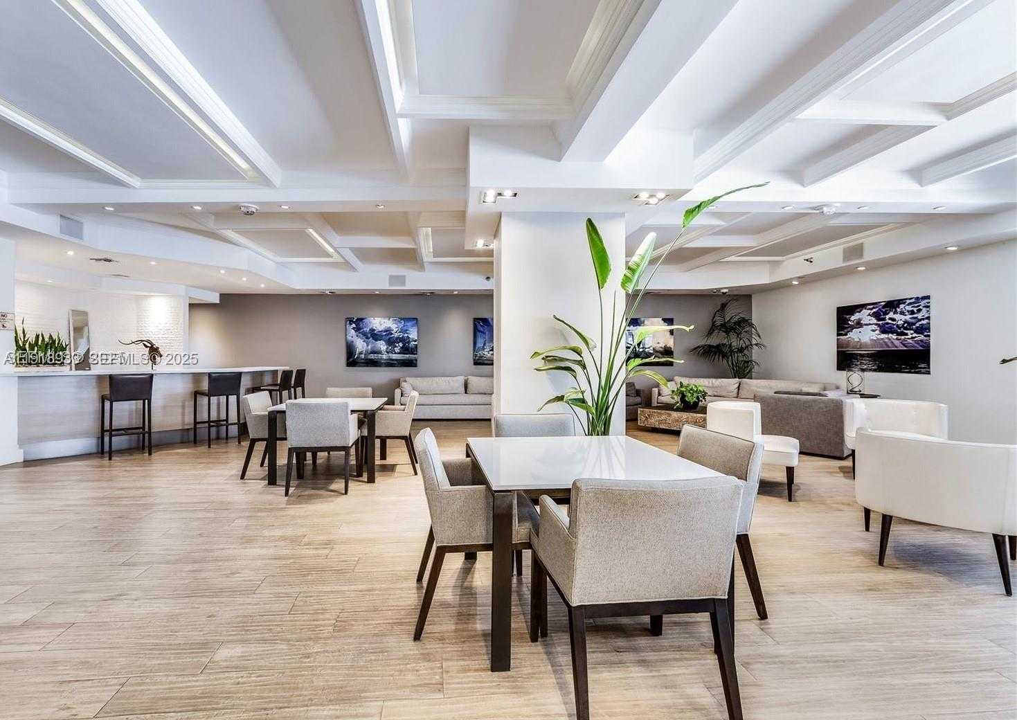 Small Image of 100 LINCOLN ROAD #1027, Miami Beach Number 17