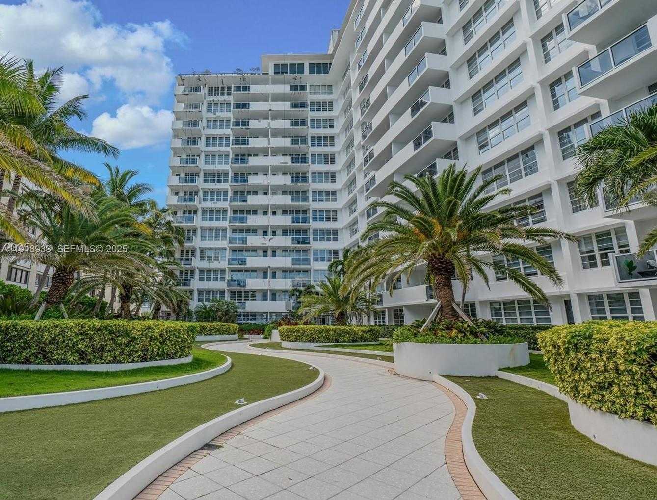 Small Image of 100 LINCOLN ROAD #1027, Miami Beach Number 23