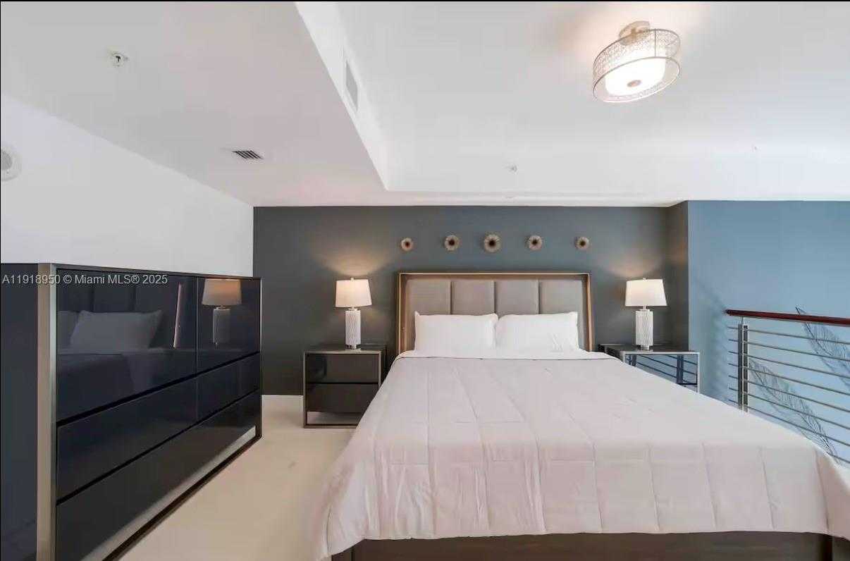 Small Image of 41 SOUTH EAST 5TH ST #708, Miami Number 2