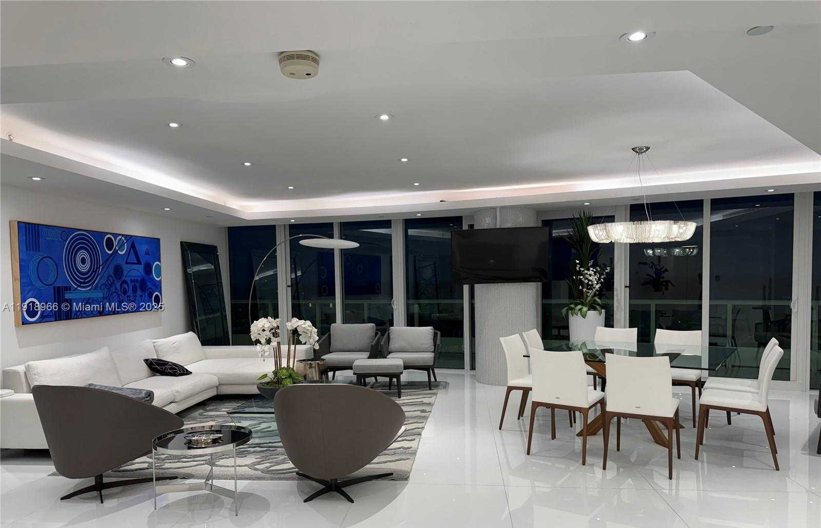 Imagen de Pequeño Objeto