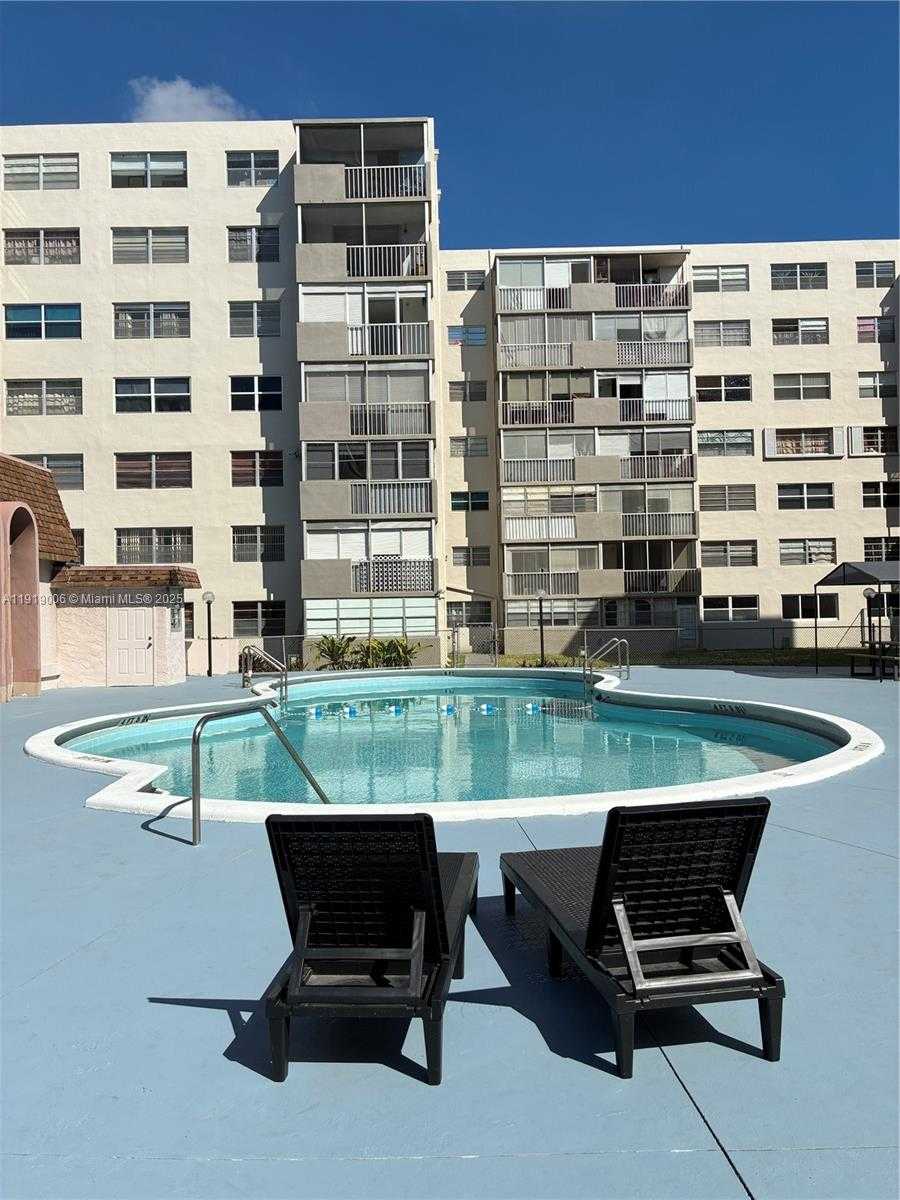 Small Image of 16400 NORTH EAST 17TH AVE #304-2, North Miami Beach Number 13